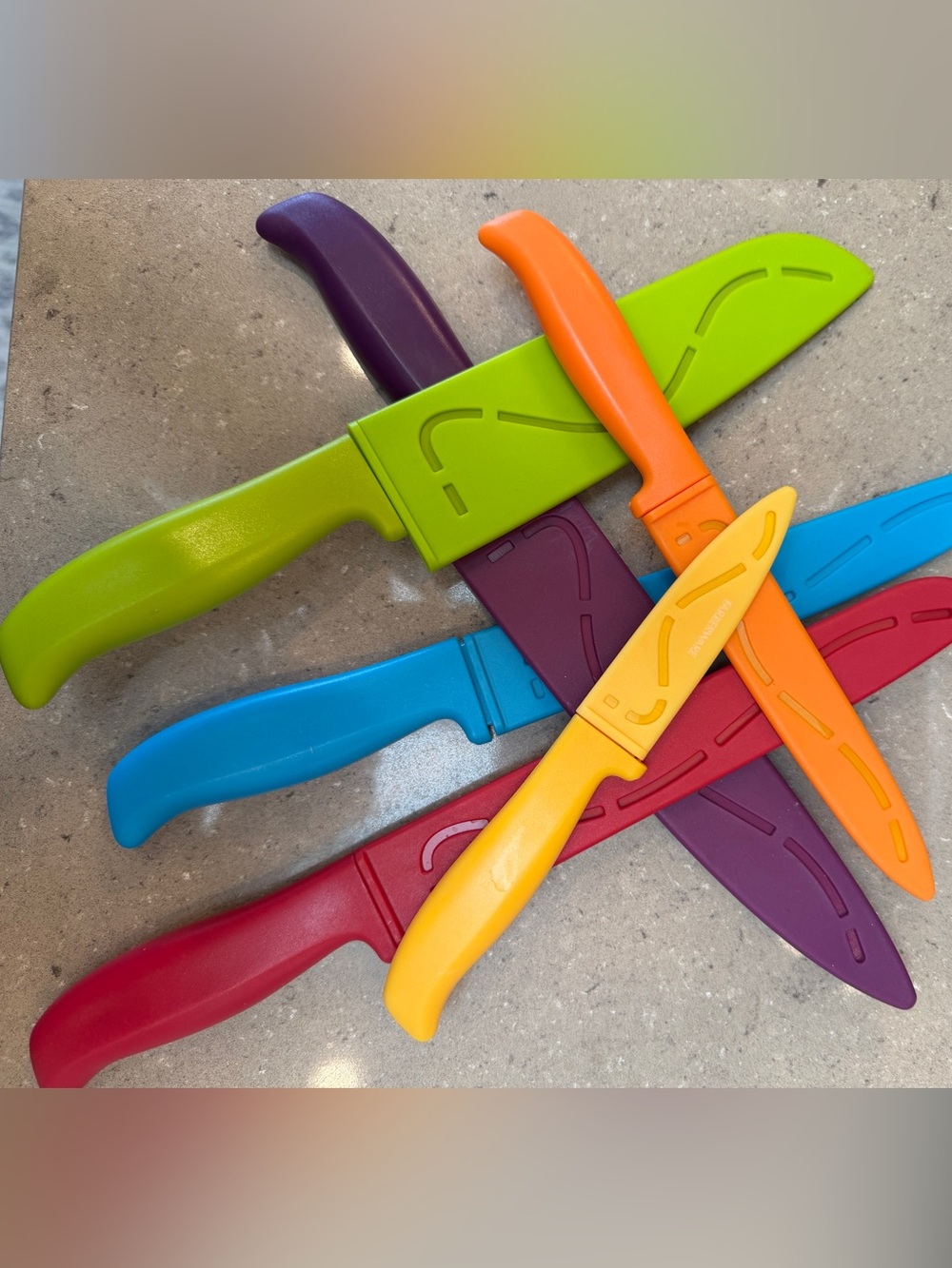 Ceramic blade Knife Set - Multicolors w 6 diff blade sizes & uses - each w cover